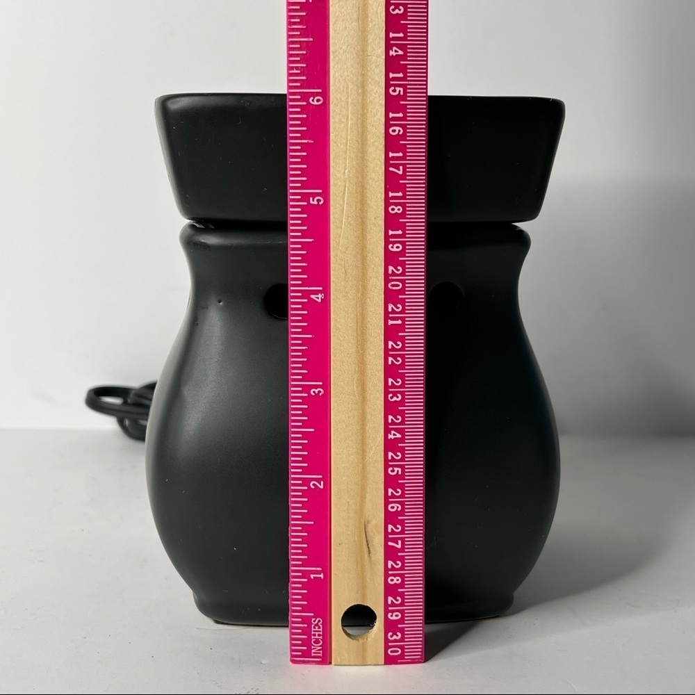 Classic Satin Black Scentsy Warmer Electric Wax Melt Warmer - Picture 8 of 11